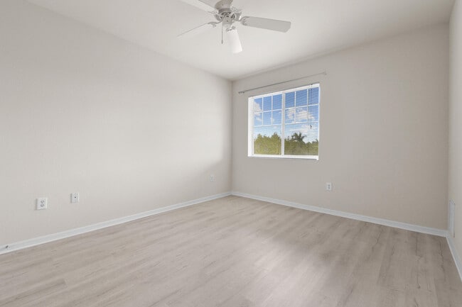 Building Photo - 6556 Emerald Dunes Dr