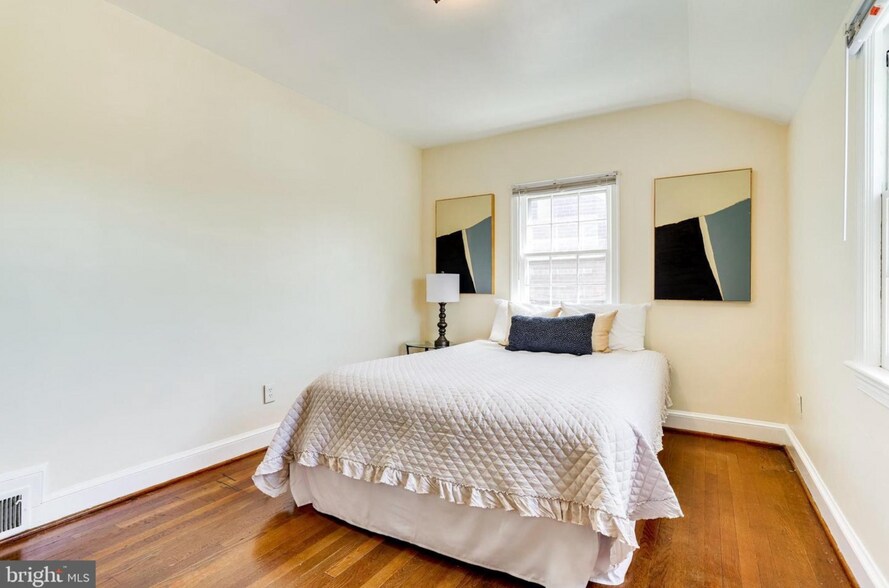 Building Photo - 1807 41st Pl SE