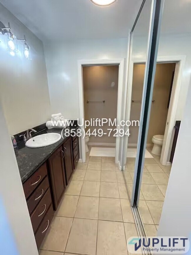 Building Photo - 5402 Balboa Arms Dr