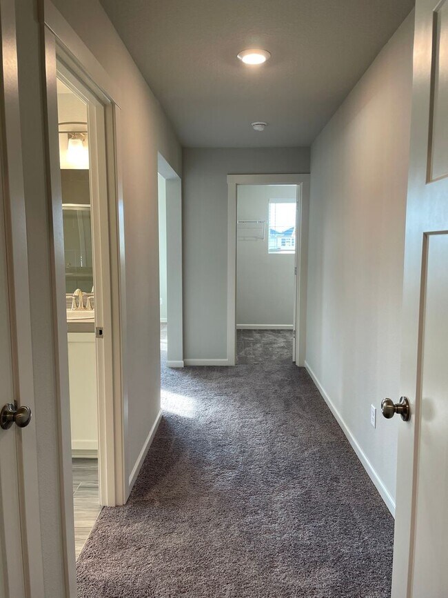 Building Photo - NEWER 4 Bed 2.5 Bath Home! Located near the Ridgefield Outdoor Recreation Center, equestrian faci...