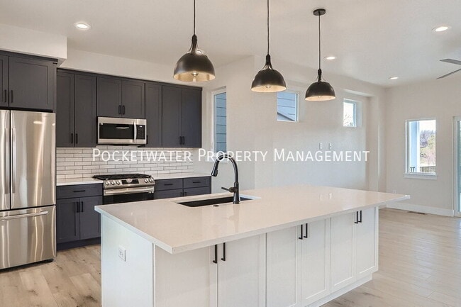 Building Photo - 1355 Baker St