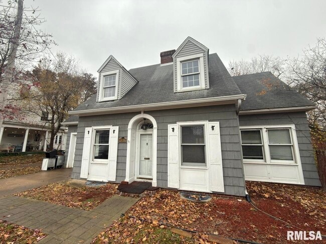 Primary Photo - 3013 Knoxville Ave