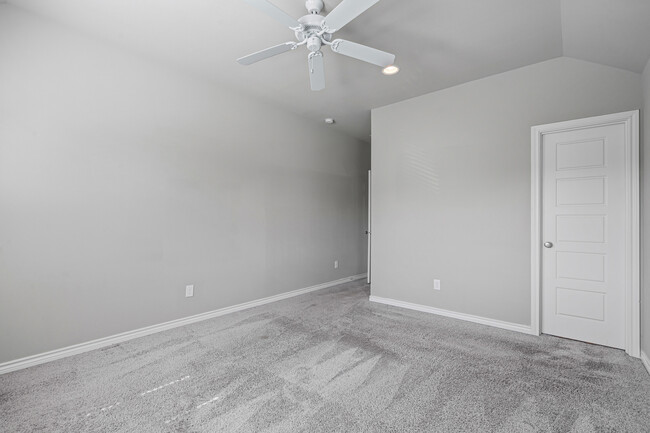 Building Photo - 2641 Frazier Ave