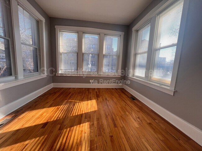 Building Photo - 4820 N Springfield Ave