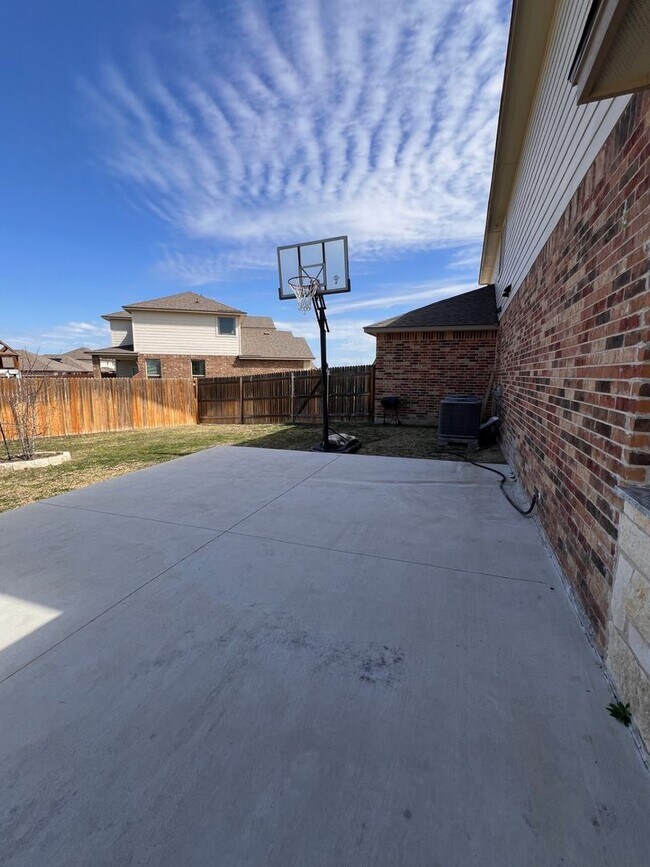 Building Photo - Spacious 5-Bedroom Harker Heights Home with 3 Living Areas & 3-Car Garage