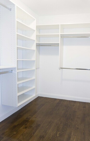 Building Photo - 8 Nira Ave