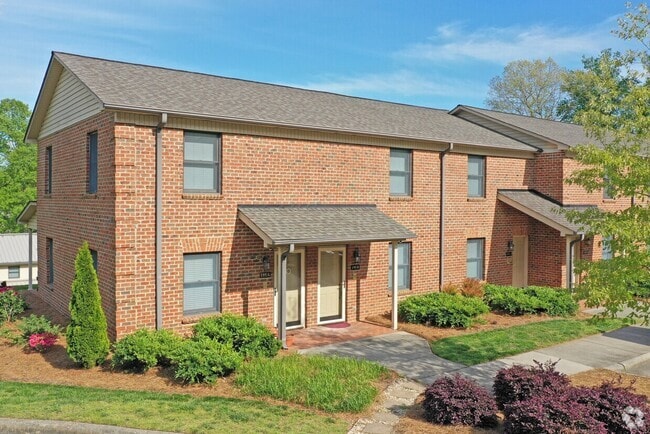 Building Exterior - Kerner Mill Townhomes