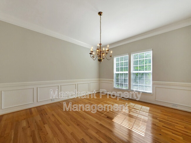 Building Photo - 15 Silverthorn Ct