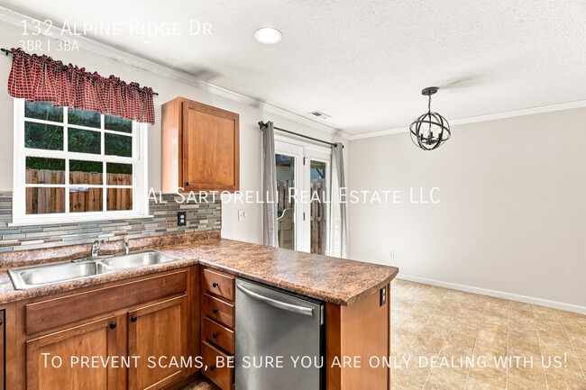 Building Photo - 132 Alpine Ridge Dr