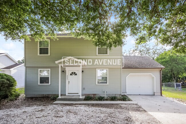 Primary Photo - 223 Carla Ann CT