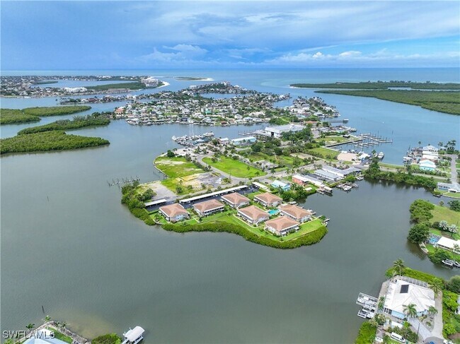 Building Photo - 330 Kon Tiki Dr