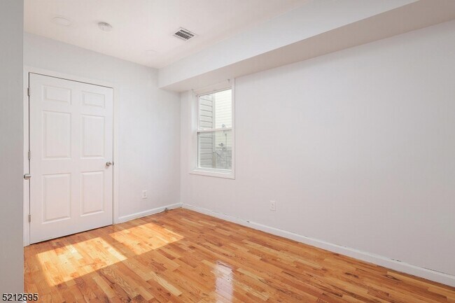 Building Photo - 131 Armstrong Ave