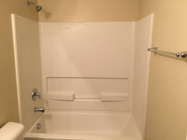 Building Photo - 5 Miller Pond Rd