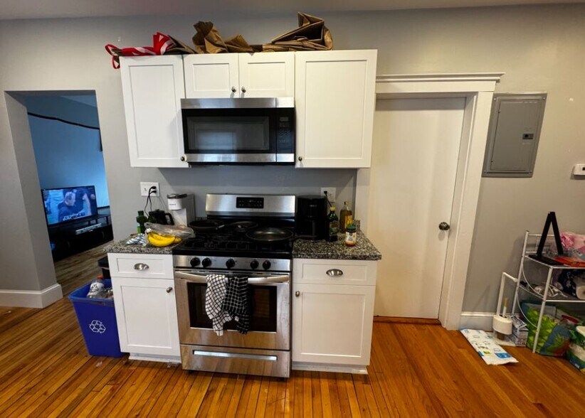 Building Photo - 74 Frederick Ave