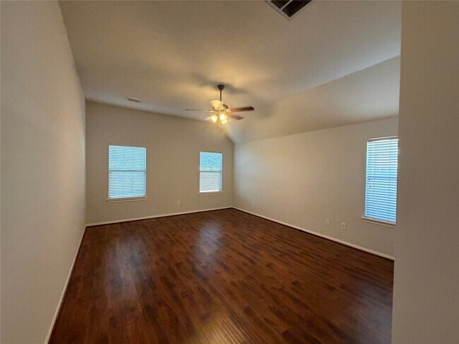 Building Photo - 3906 Alpine Cir