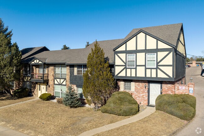 Building Photo - 2902 Airport Rd