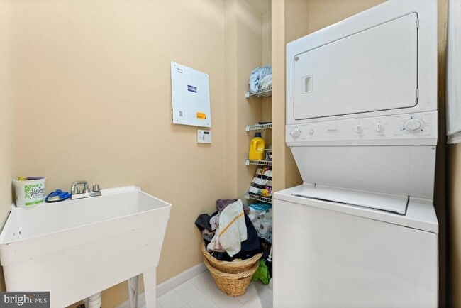 Building Photo - 41888 Inspiration Terrace