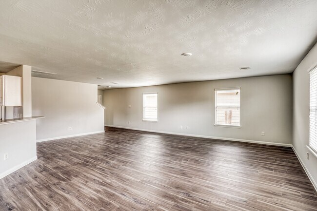 Building Photo - 5834 Kyle Cove Dr