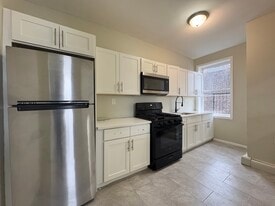 Building Photo - 114 Mallory Ave