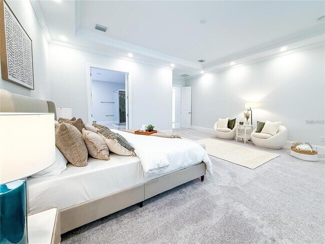 Building Photo - 13125 Casabella Dr