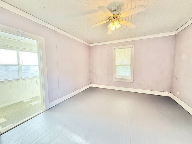 Building Photo - 218 Seamarge Ln