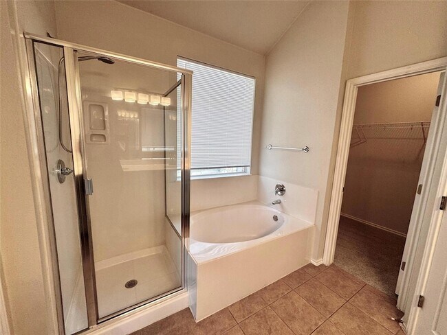 Building Photo - 18708 Dry Pond Dr