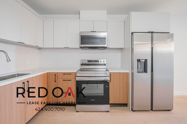 Building Photo - 856 S Gramercy Dr