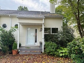 Building Photo - 326 Riverside Ave