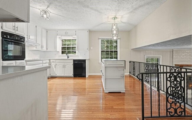 Building Photo - 1524 Brompton Ct