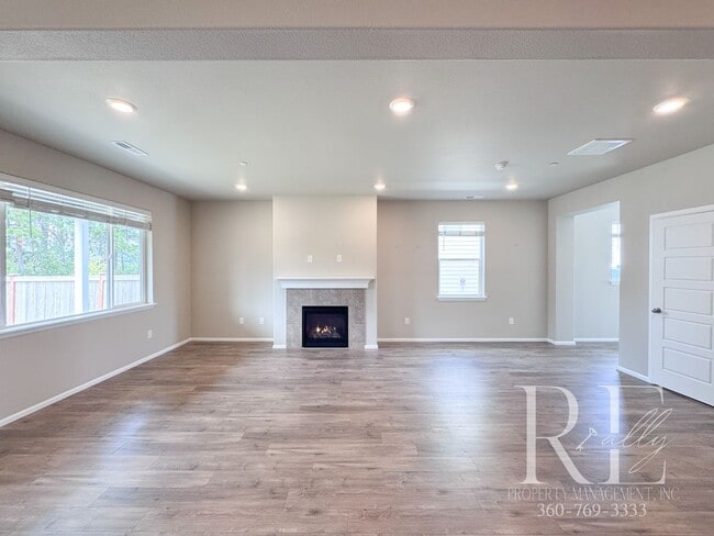 Building Photo - Luxury 4-Bedroom Home with Loft, 10' Ceilings, Gourmet Kitchen & Premium Upgrades