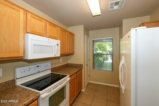 Building Photo - 2281 W Gold Dust Ave