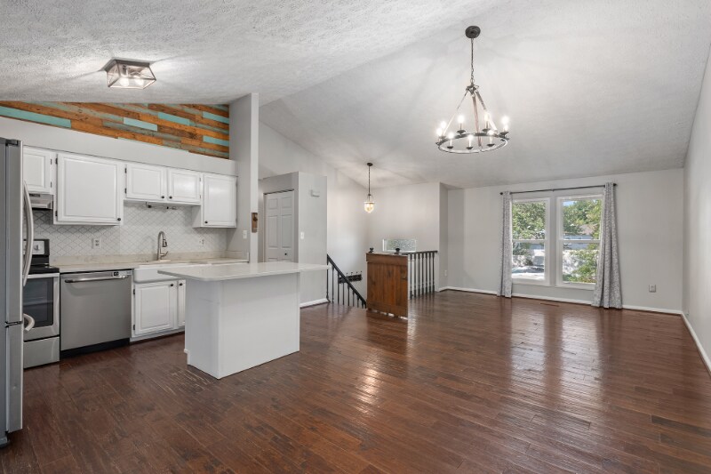 Building Photo - 1703 Long Tree Ct