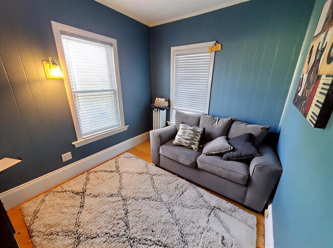 Building Photo - 93 Meridian St