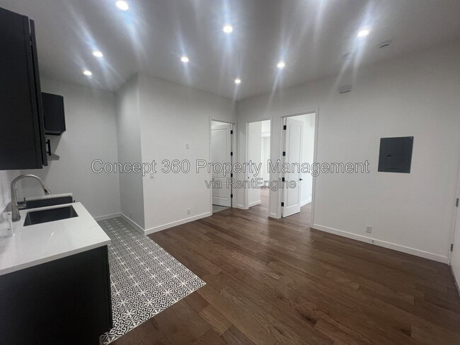Building Photo - 5512 N Long Beach Blvd