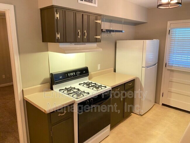 Building Photo - 1623 Delmont Rd