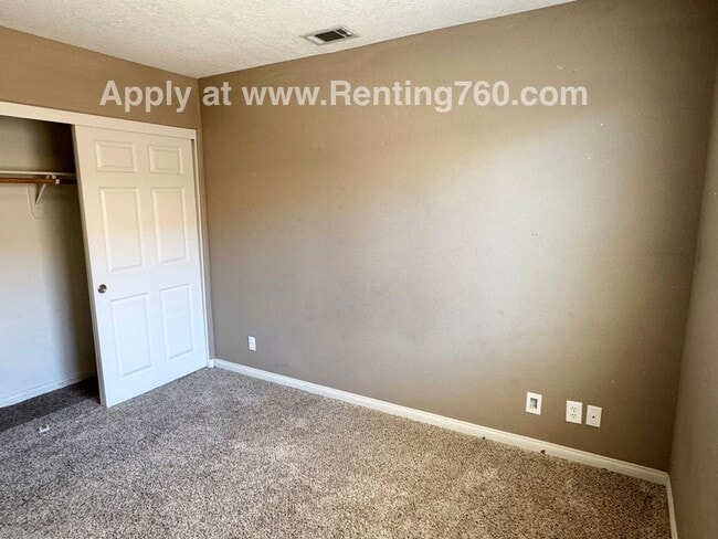Building Photo - Modern 4 Bedroom 2 Bathroom Home