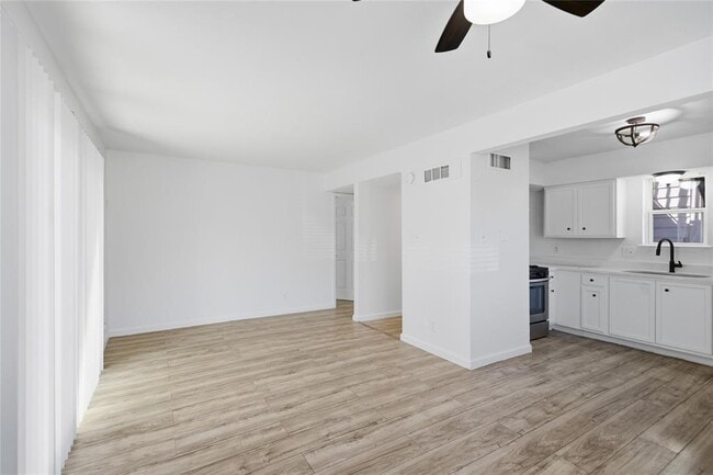 Building Photo - 2705 Windswept Cove