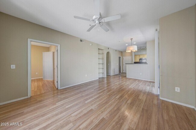 Building Photo - 2929 W Yorkshire Dr