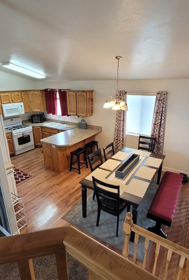 Building Photo - 806 Saint Andrews Dr