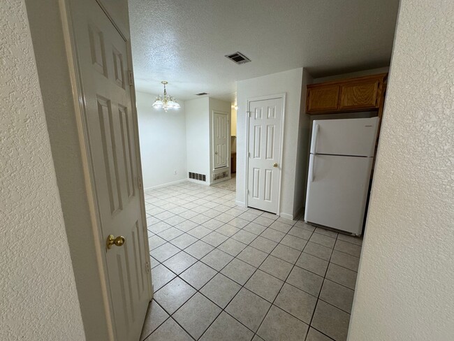 Building Photo - 311 Cedar Ridge Dr