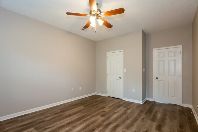 Building Photo - 5136 Haybridge Rd