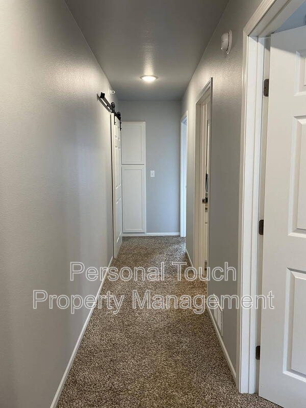 Building Photo - 808 7th Ave S