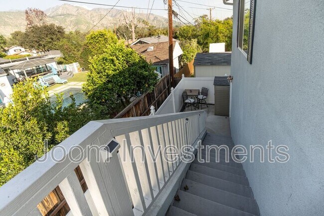 Building Photo - 1668 Bellford Ave