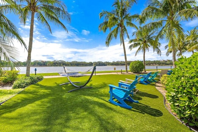 Primary Photo - 2681 N Flamingo Rd