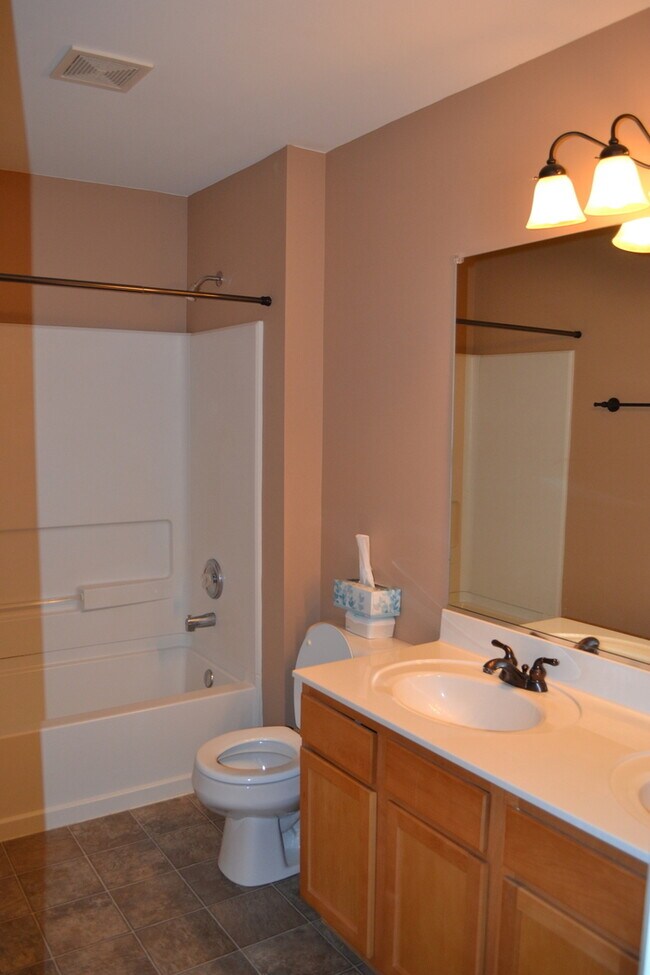 Building Photo - 161 Springbrook Trail S