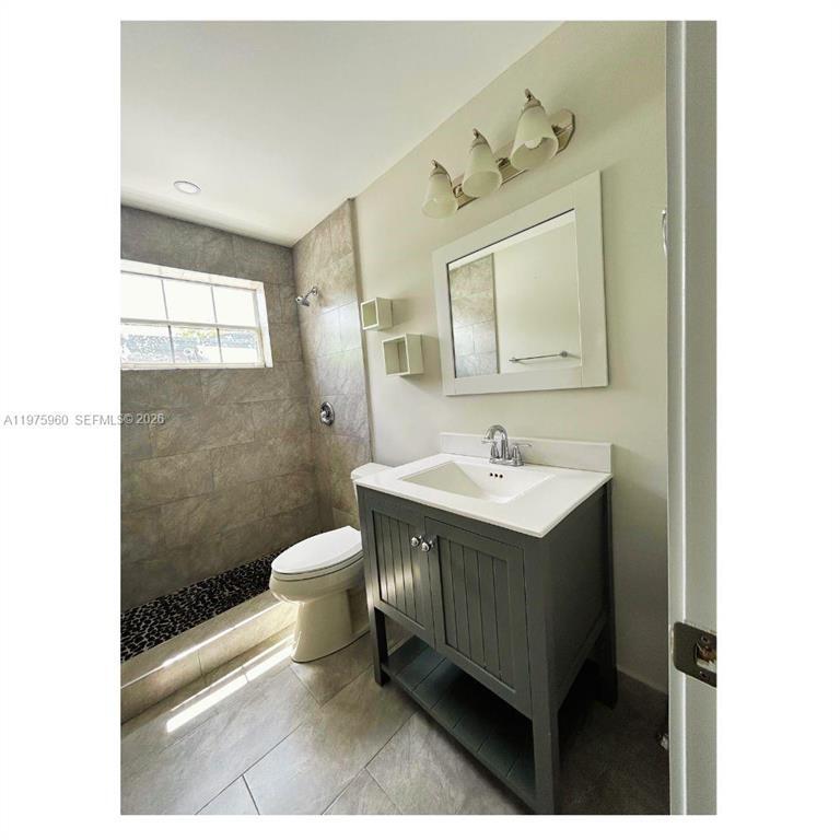 Building Photo - 5032 SW 94th Ave