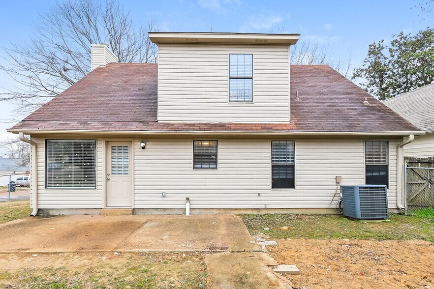 Building Photo - 2811 Maryland Cir E