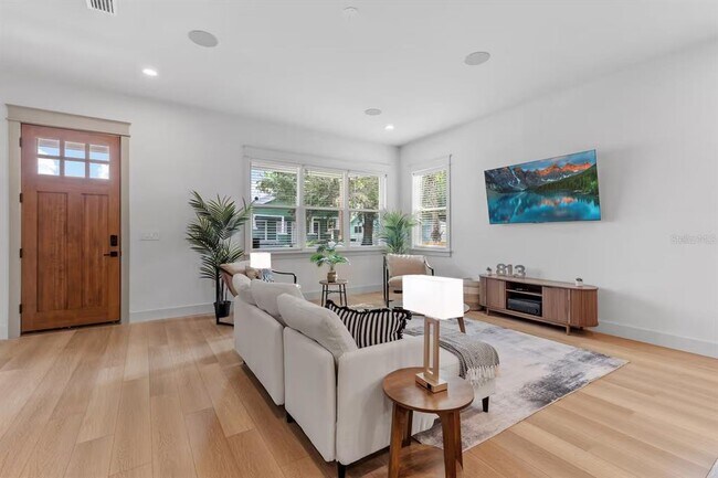 Building Photo - 2407 Harper St