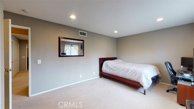Building Photo - 504 W Huntington Dr