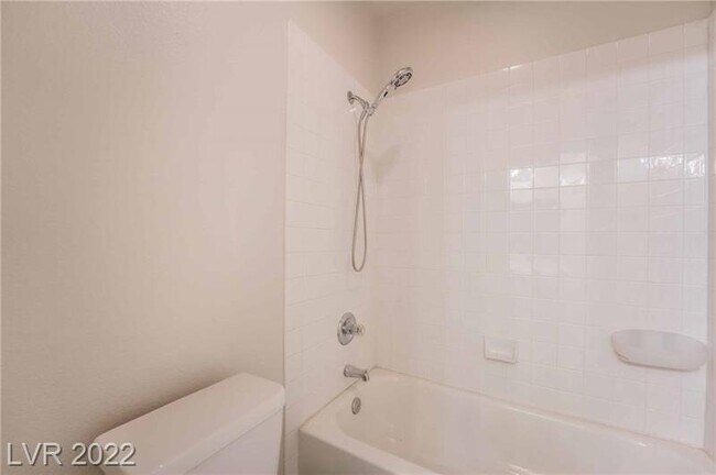 Building Photo - 8043 Shadowvale Dr
